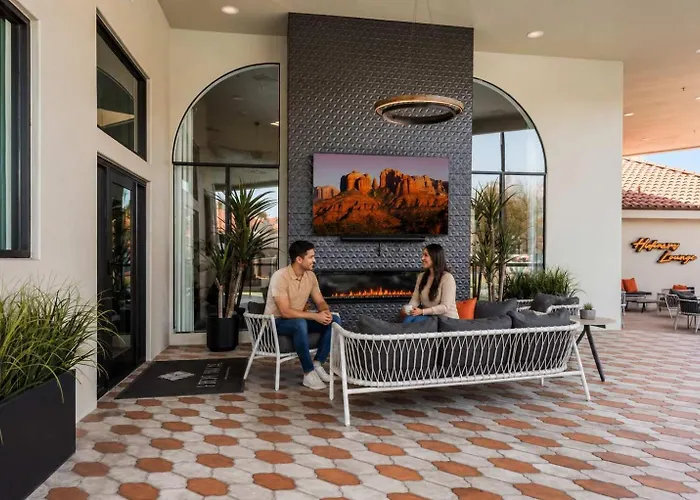 2br Retreat-pool, Yoga Rm, Gym, Cabanas, Bbq,prkng Scottsdale